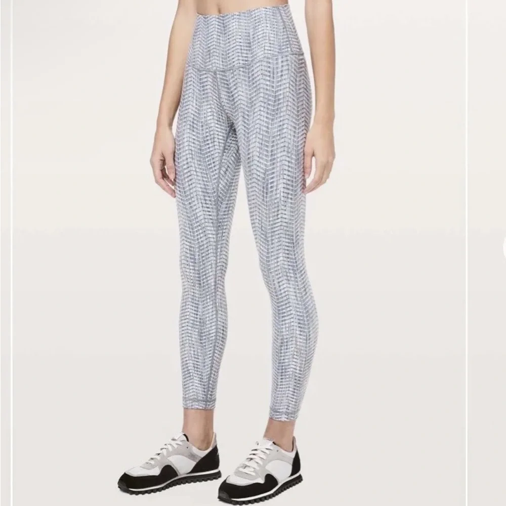 Lululemon Women’s Wunder Under Leggings Size 4